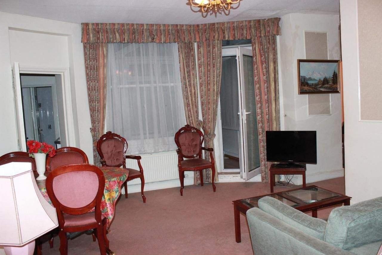 Kensington Court ApartHotel 21/23