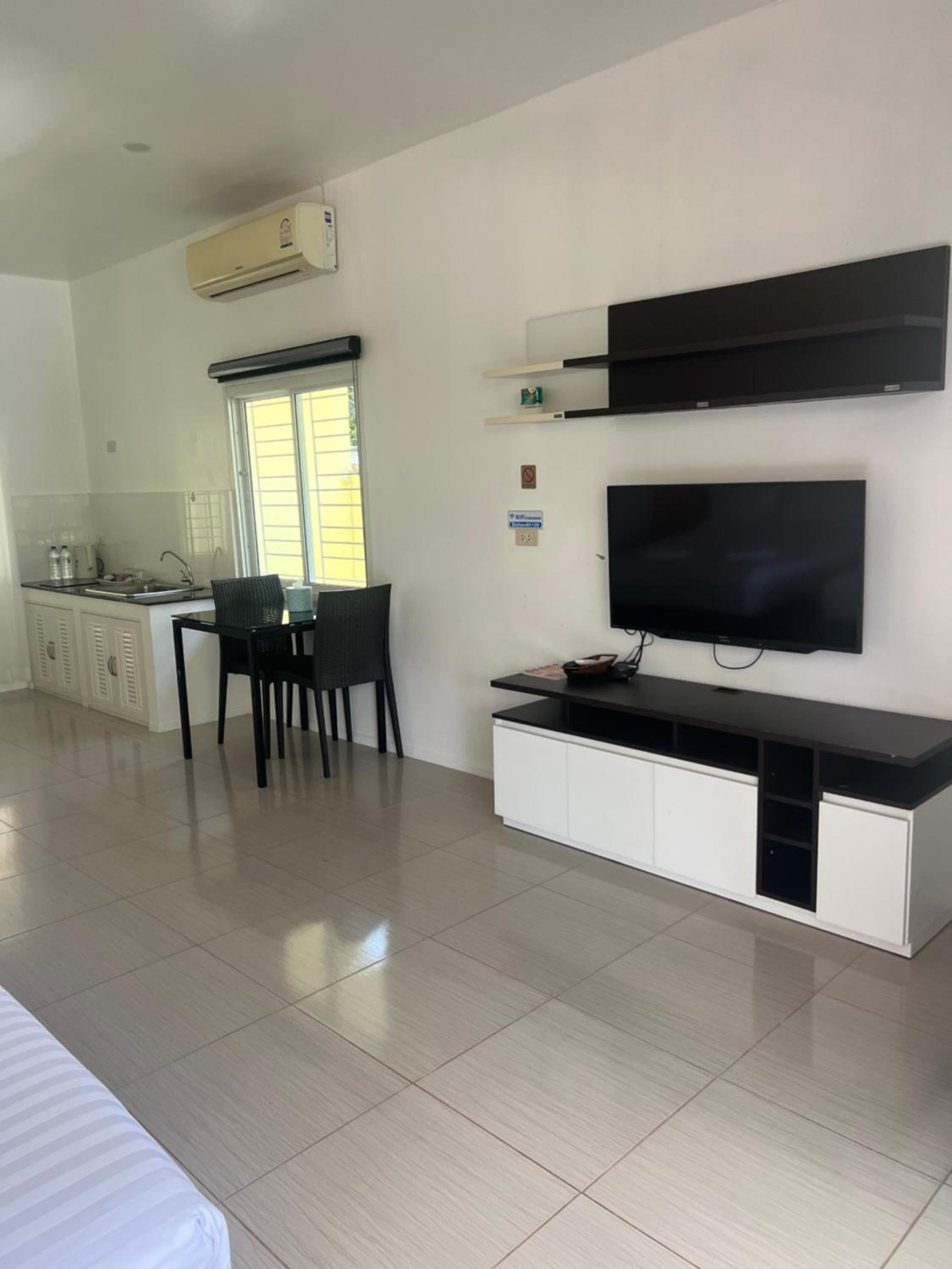Thipburee Resort 20/40