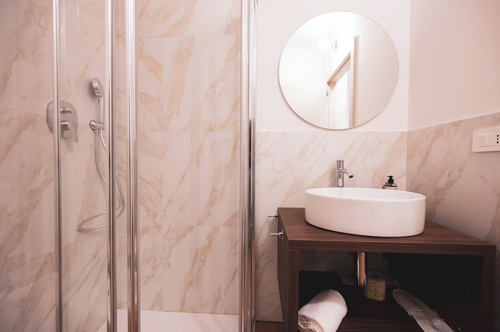 Carlo Felice Boutique Hotel 34/39