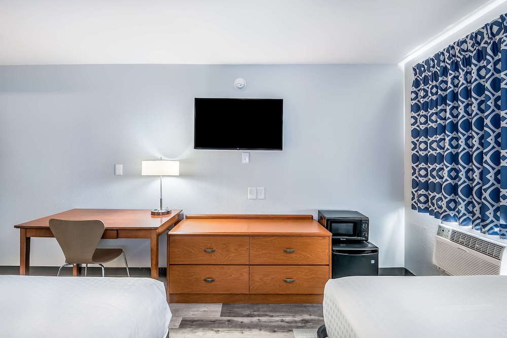 Americas Best Value Inn East Peoria 29/34