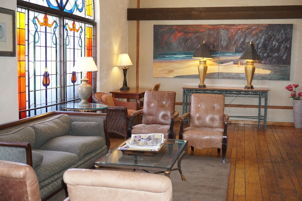 Portside Inn & Suites 42/58