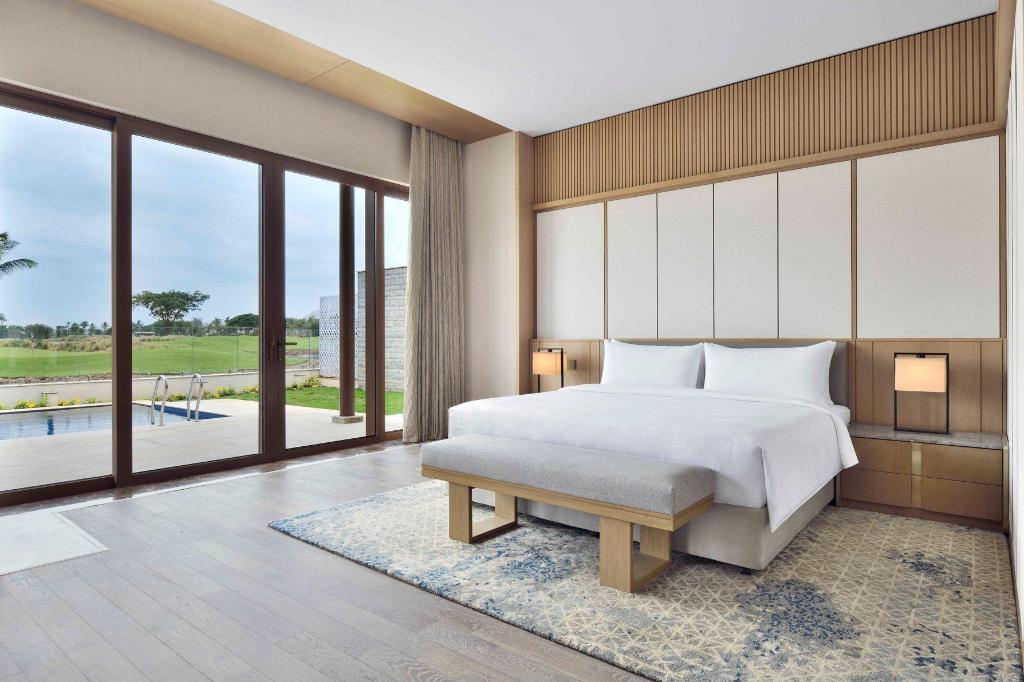Villa, King Bed, Golf Course View, Private Pool, Balcony, Executive Lounge Access