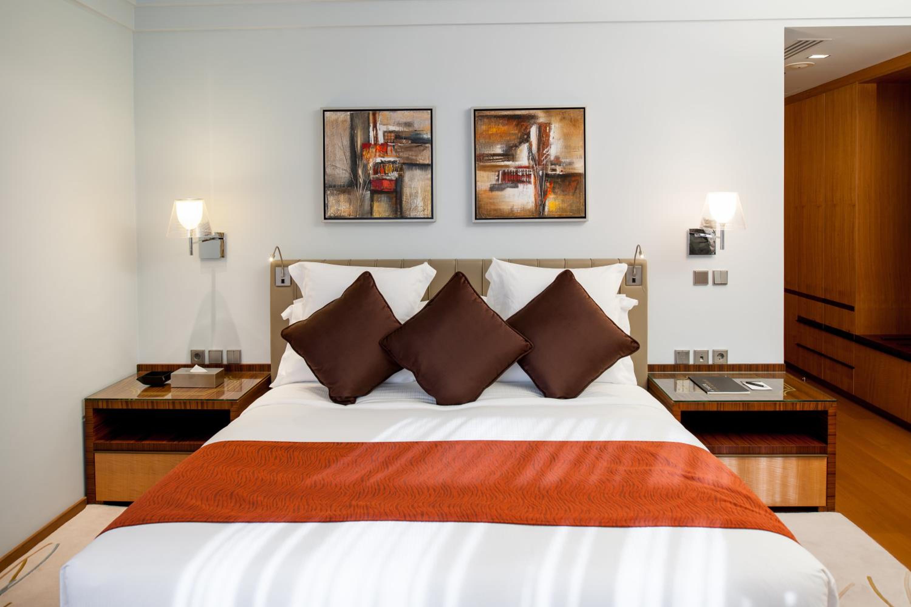 1 BEDROOM, DIPLOMAT, SUITE