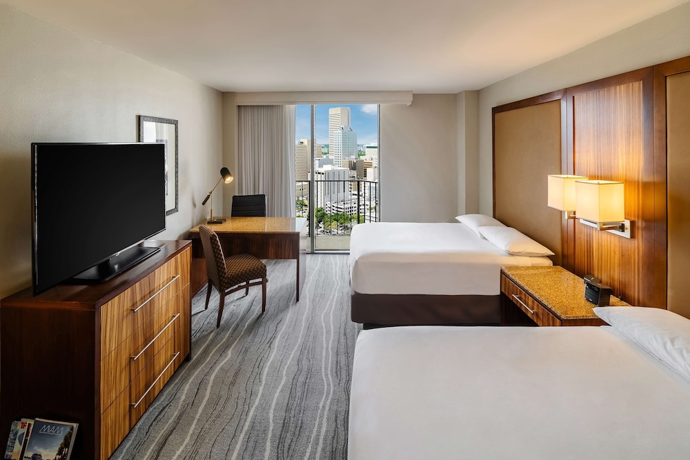 Hyatt Regency Miami 10/50