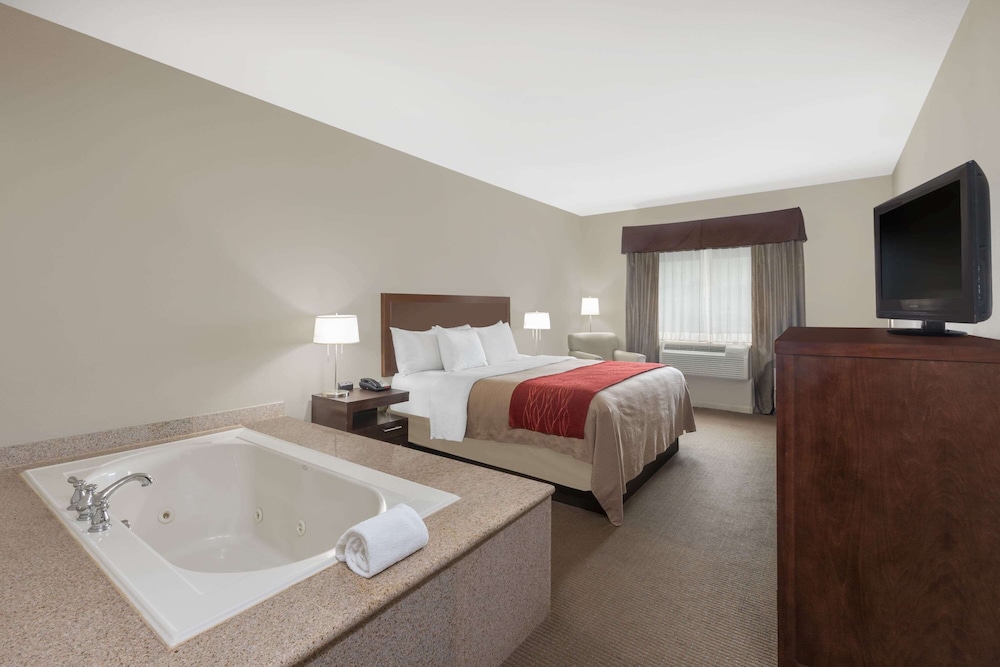 Baymont by Wyndham Columbus 8/37