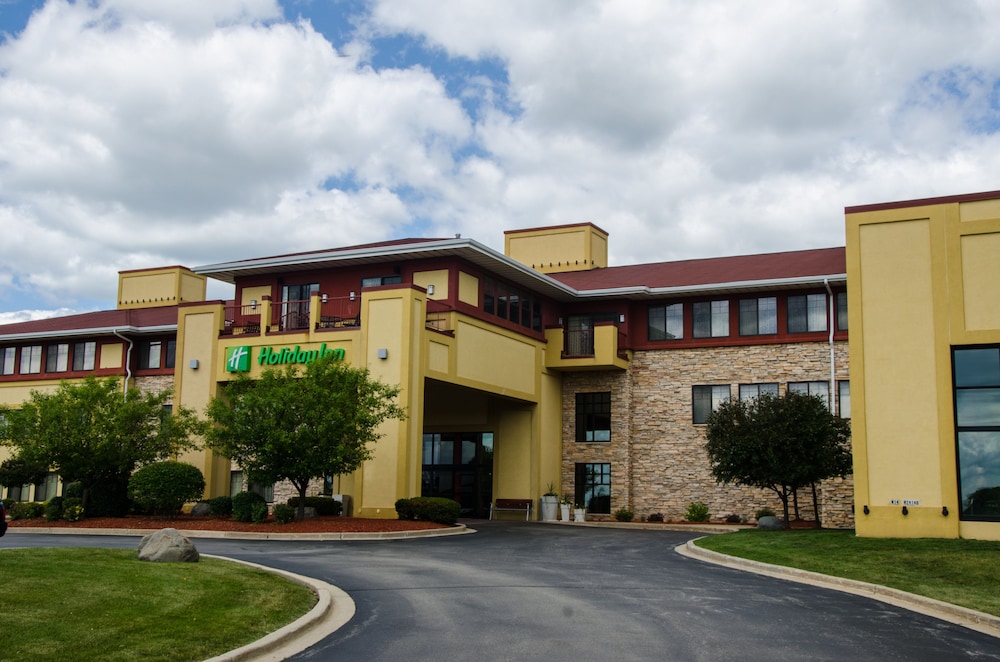Holiday Inn Pewaukee-Milwaukee West 2/31