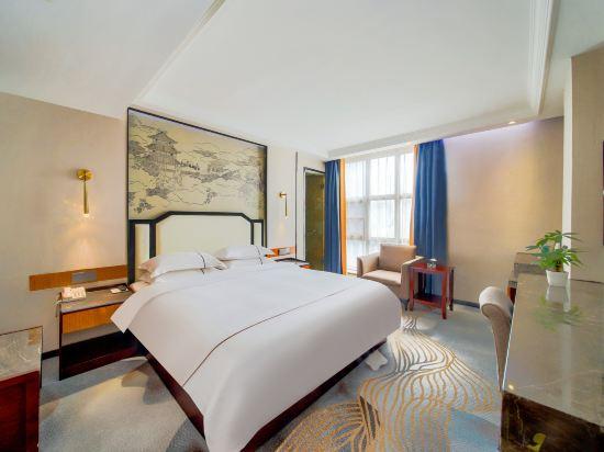 Boutique, Queen Bed