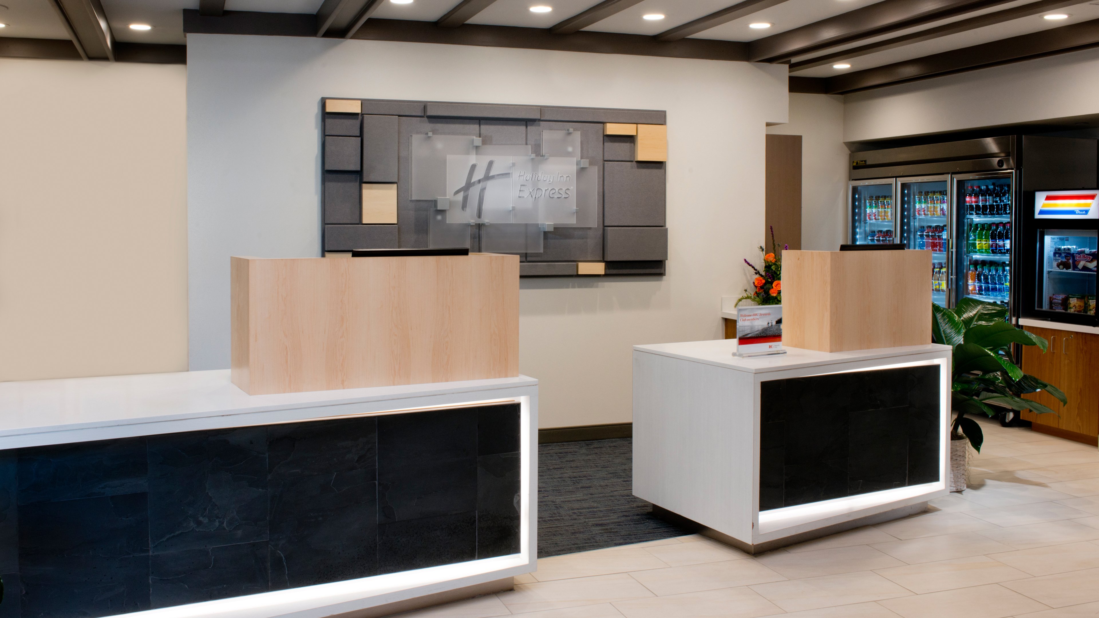 Holiday Inn Express Nashville Airport 9/49