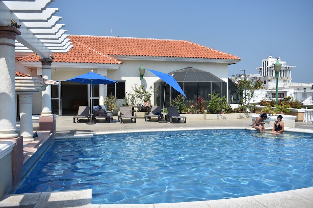 Hotel Baluarte 5/73