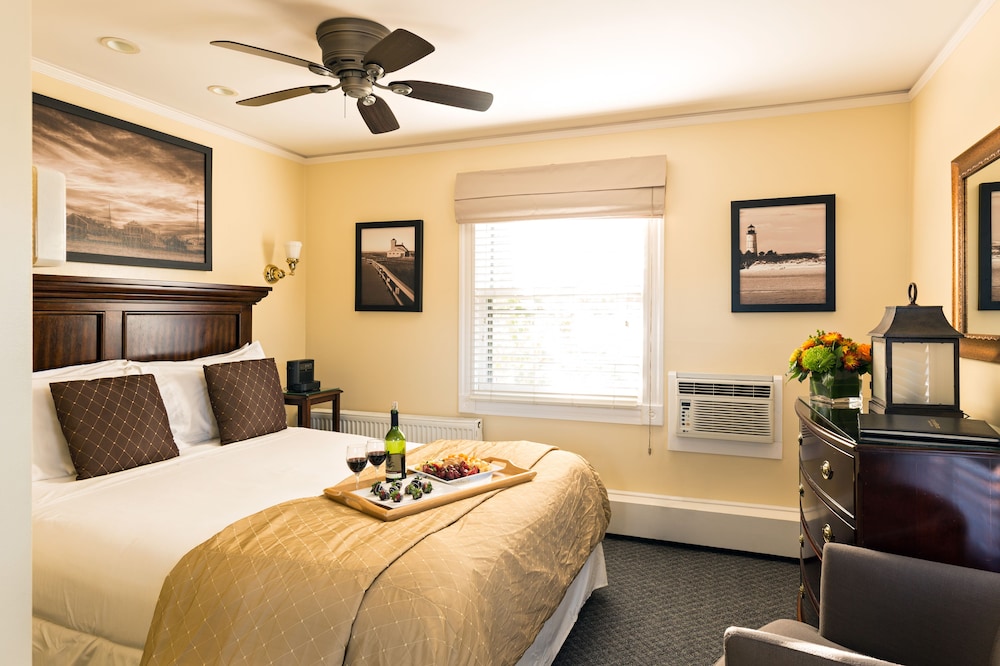 Crowne Pointe Historic Inn Spa 49/75