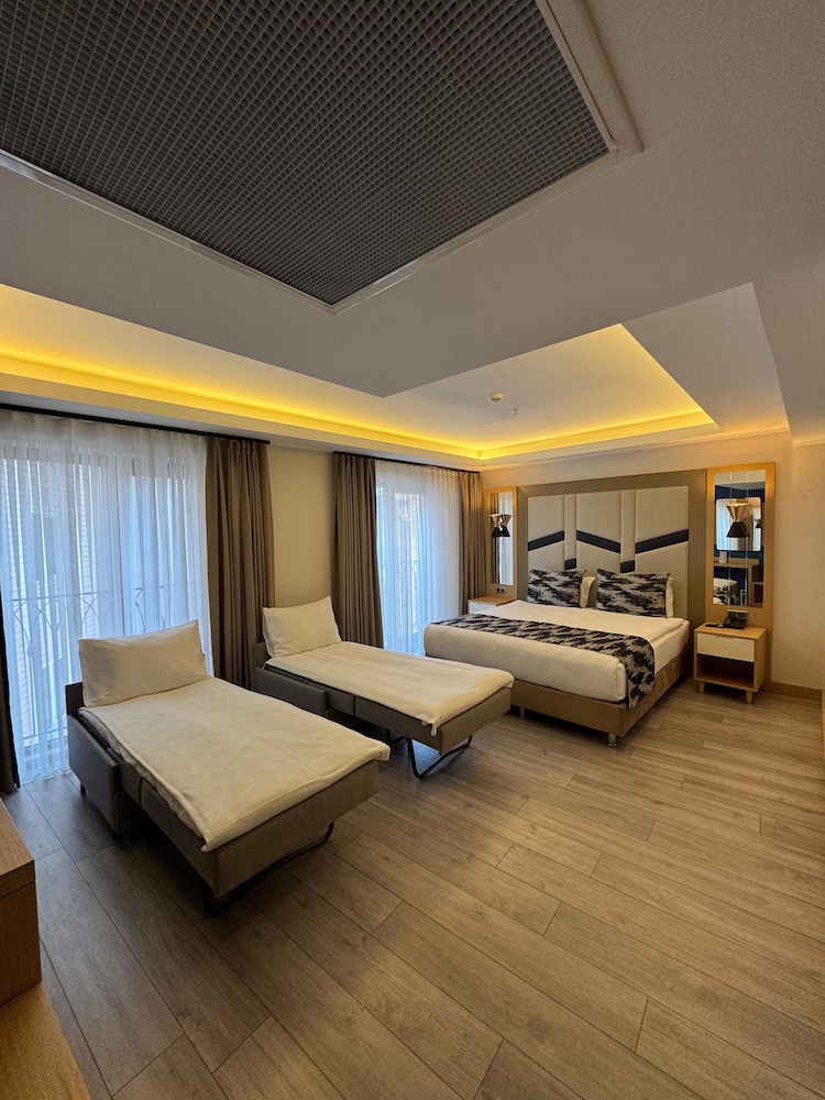 غرفة عائلية رباعية بسرير كوين مع أريكة، Downtown Sirkeci Hotel 4/10