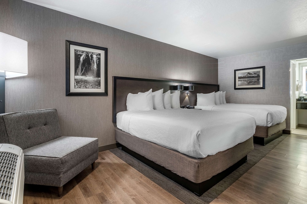 Standard, Queen Bed, Pool Side, Accessible، Best Western Plus Hilltop Inn 2/9
