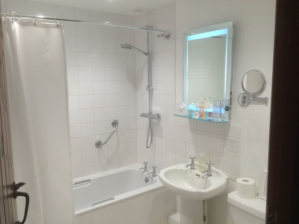 Yalbury Cottage 30/30