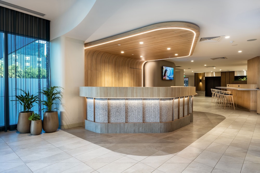 Novotel Melbourne Preston 9/94