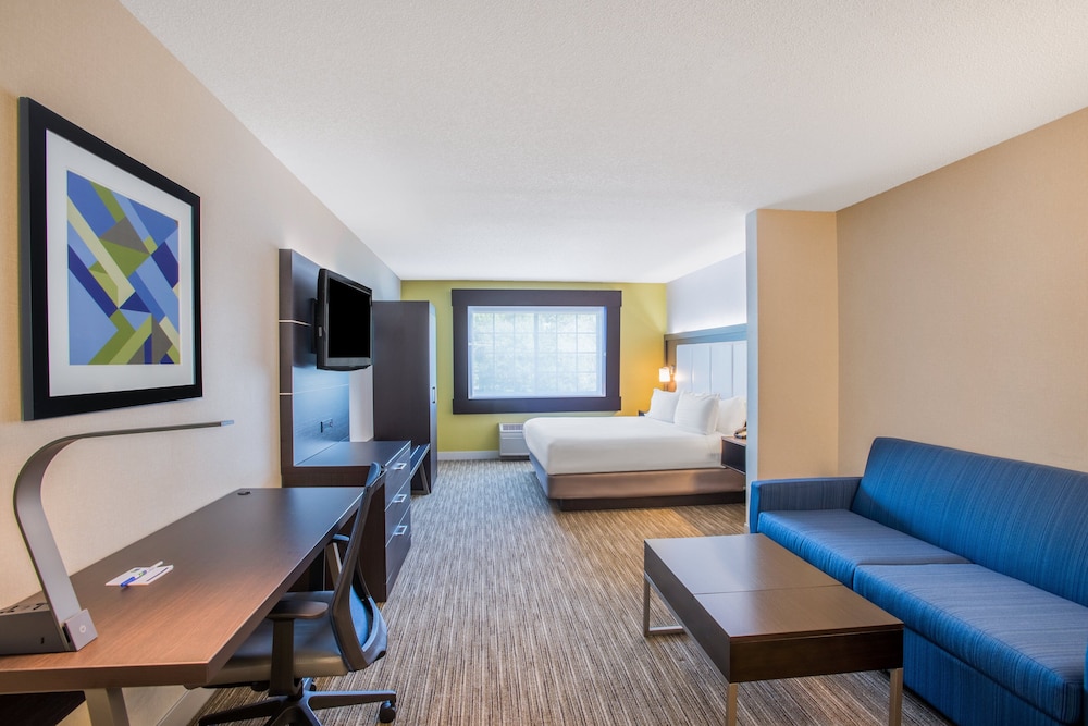 Holiday Inn Express Hotel And Suites Boston Marlboro 35/63