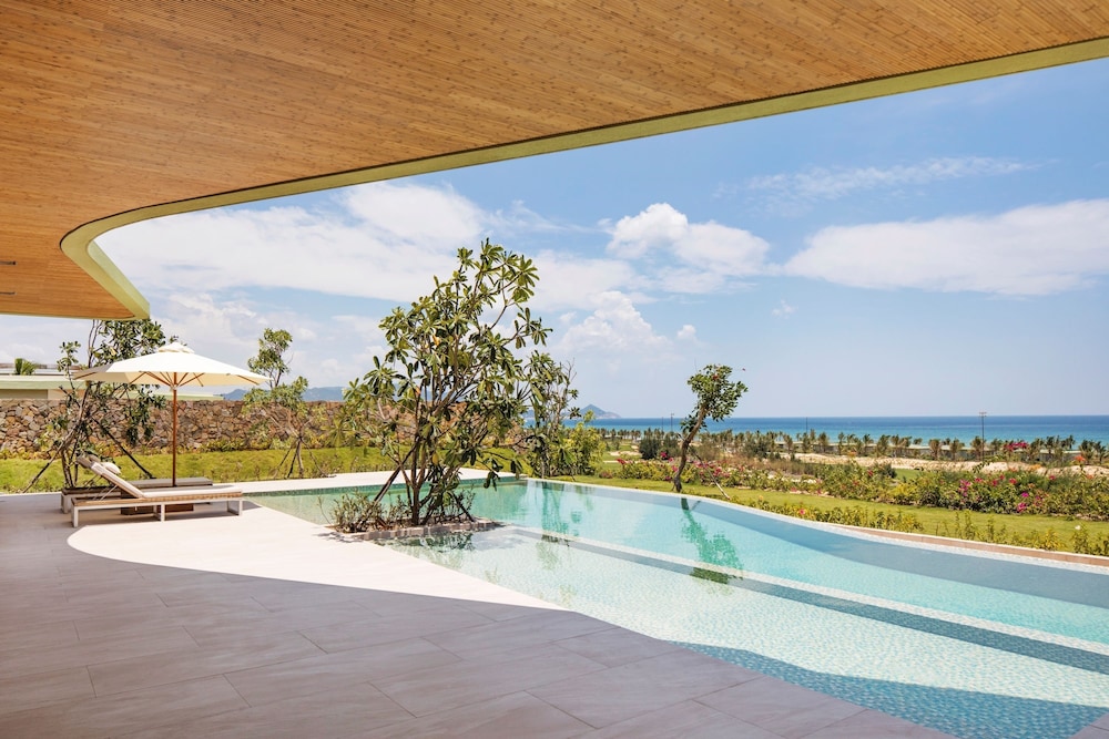 FLC Luxury Resort Quy Nhon 11/83