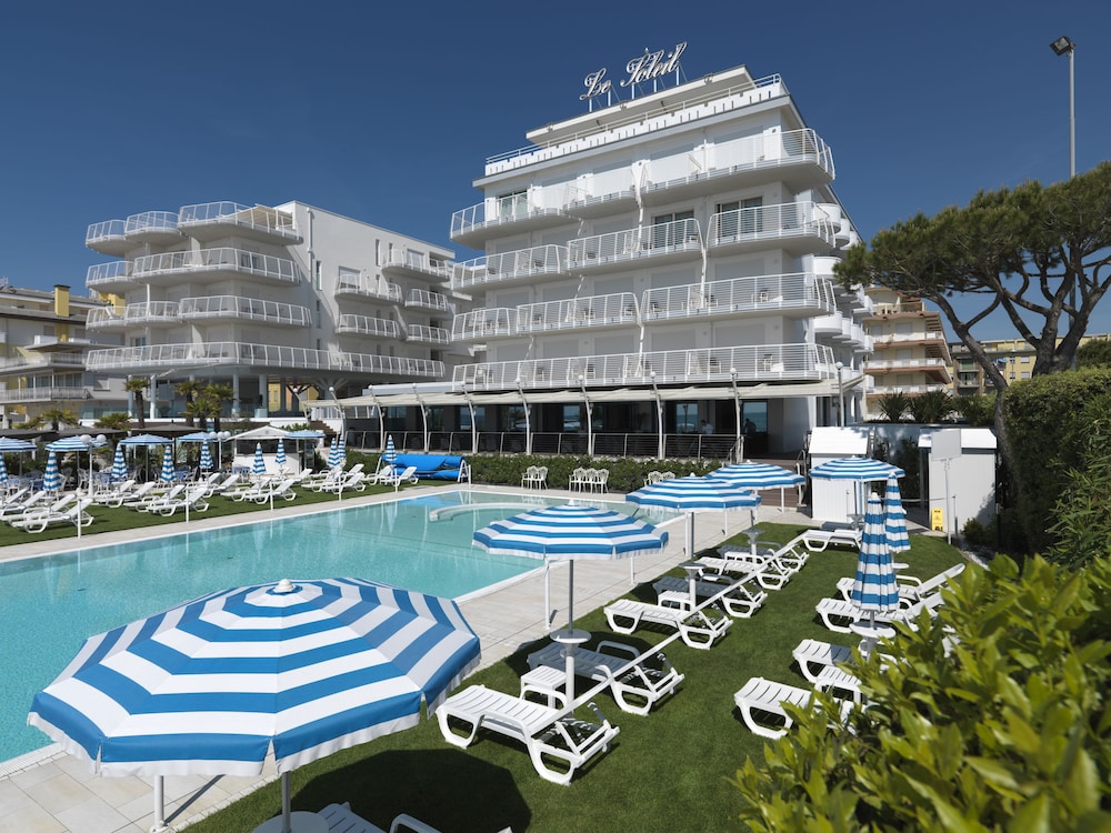 Le Soleil Hotel 8/60