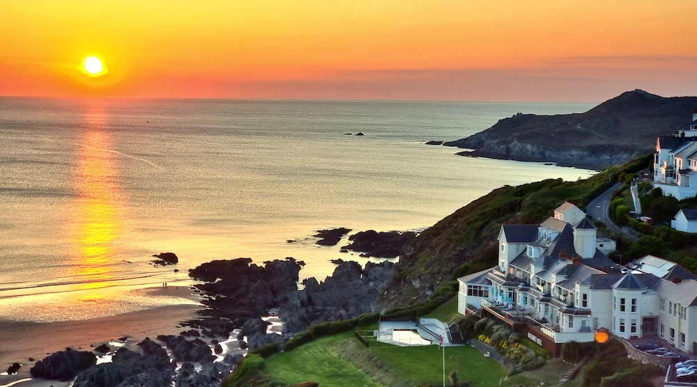 Watersmeet Hotel 47/50
