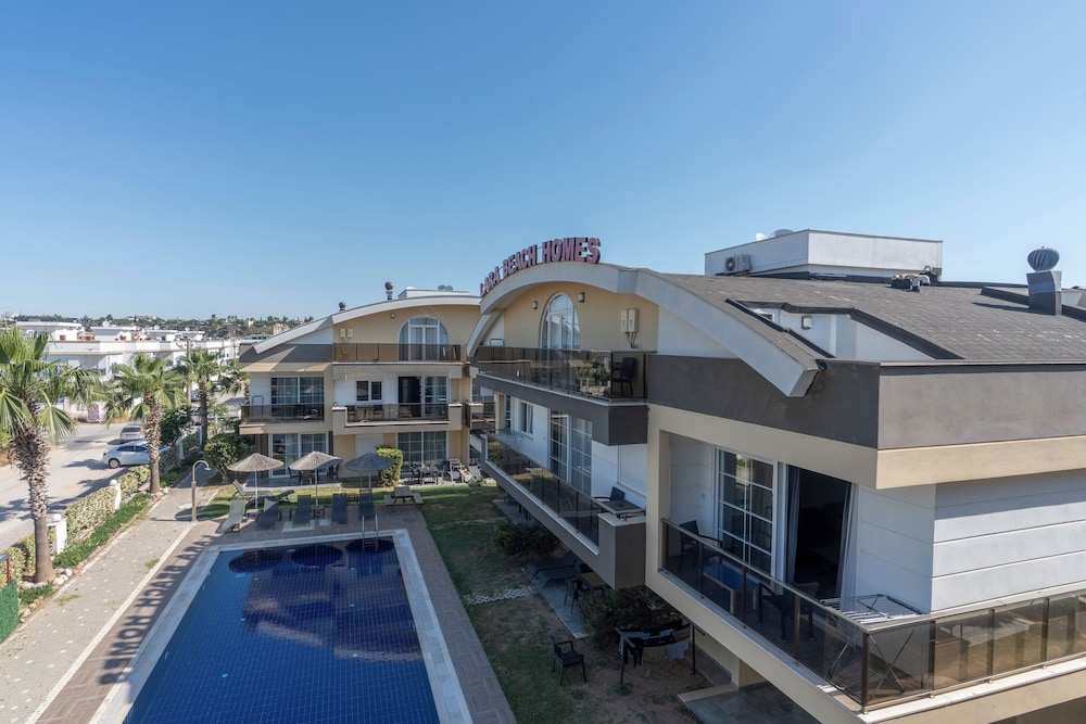 Lara Beach Homes 2/50