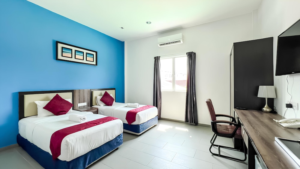 Royal Agate Beach Resort 30/64