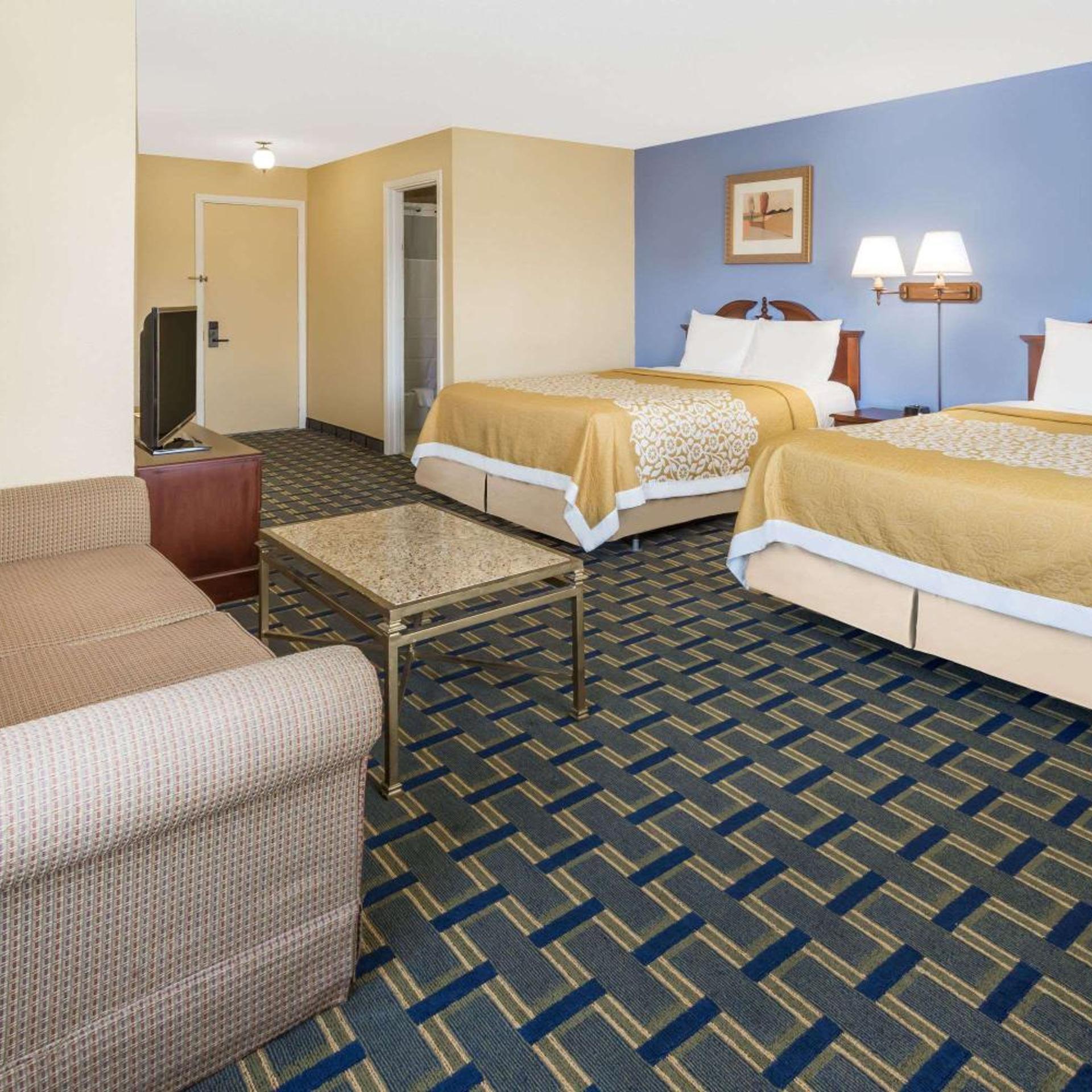 Days Inn by Wyndham Plymouth 13/25