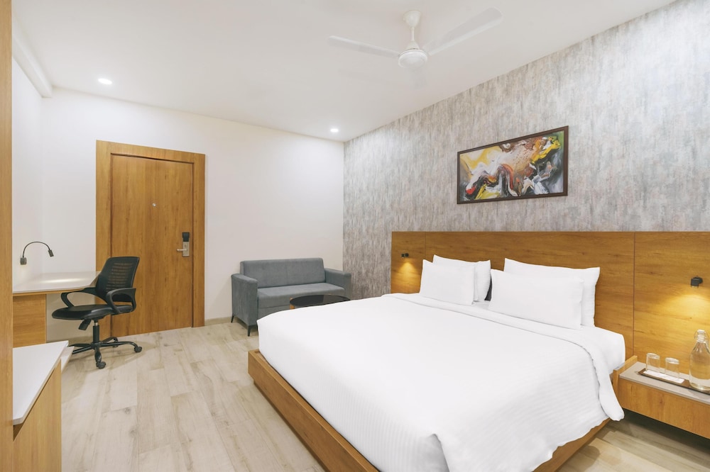 Standard, D Square Statue of Unity Kevadia, a member of Radisson Individuals 3/6