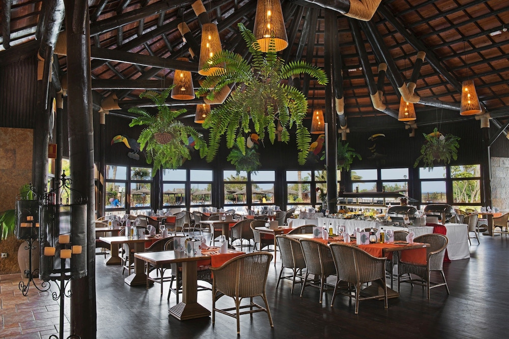 Elba Sara Beach and Golf Resort 25/50