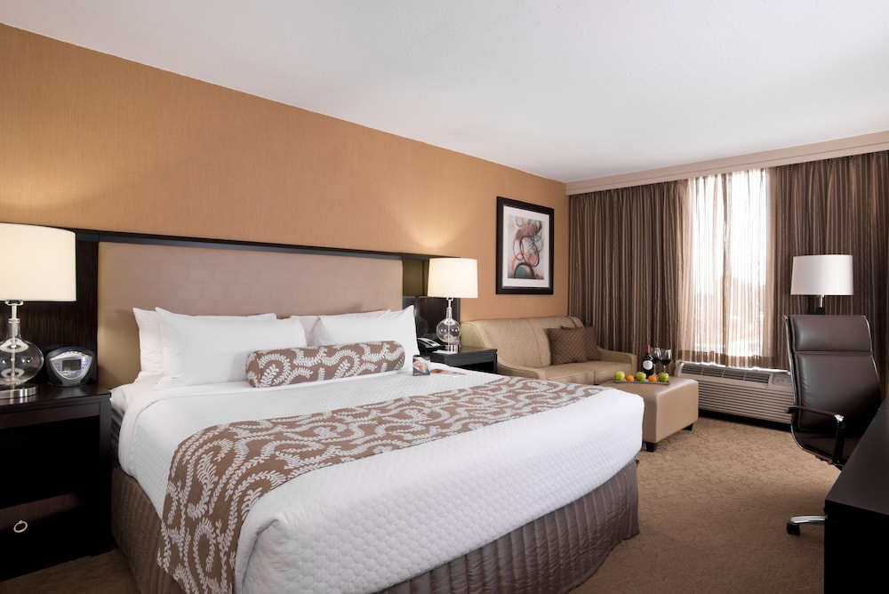 Room at Crowne Plaza Hotel Greenville I 385 Roper Mtn Rd, GREENVILLE - SC