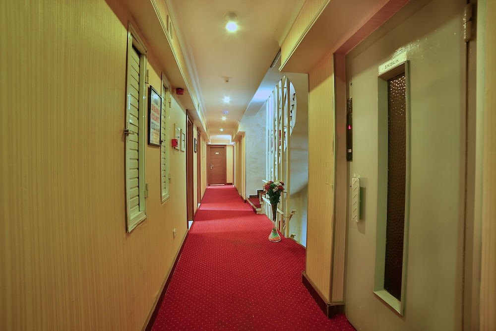 The Center Hotel 22/33