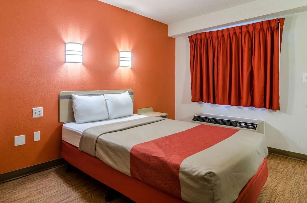 Motel6 Warren, MI - Detroit East 18/54