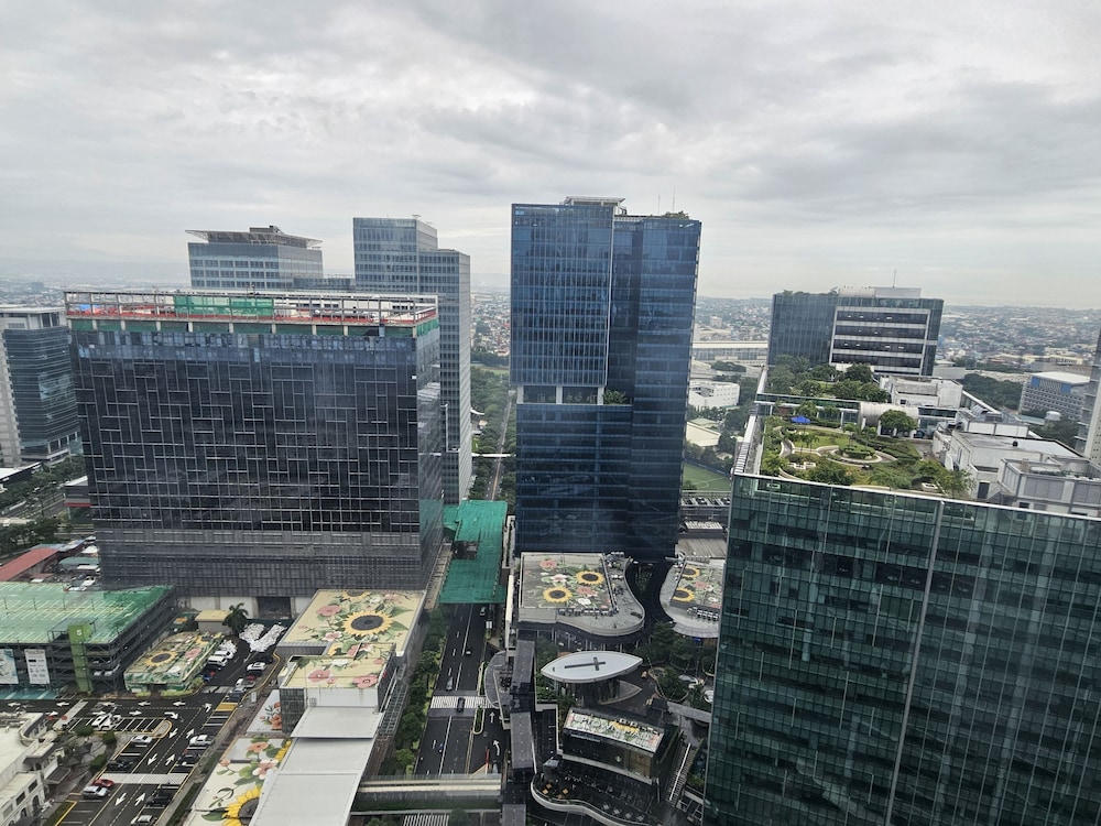 One Uptown Residence Bgc 10/50
