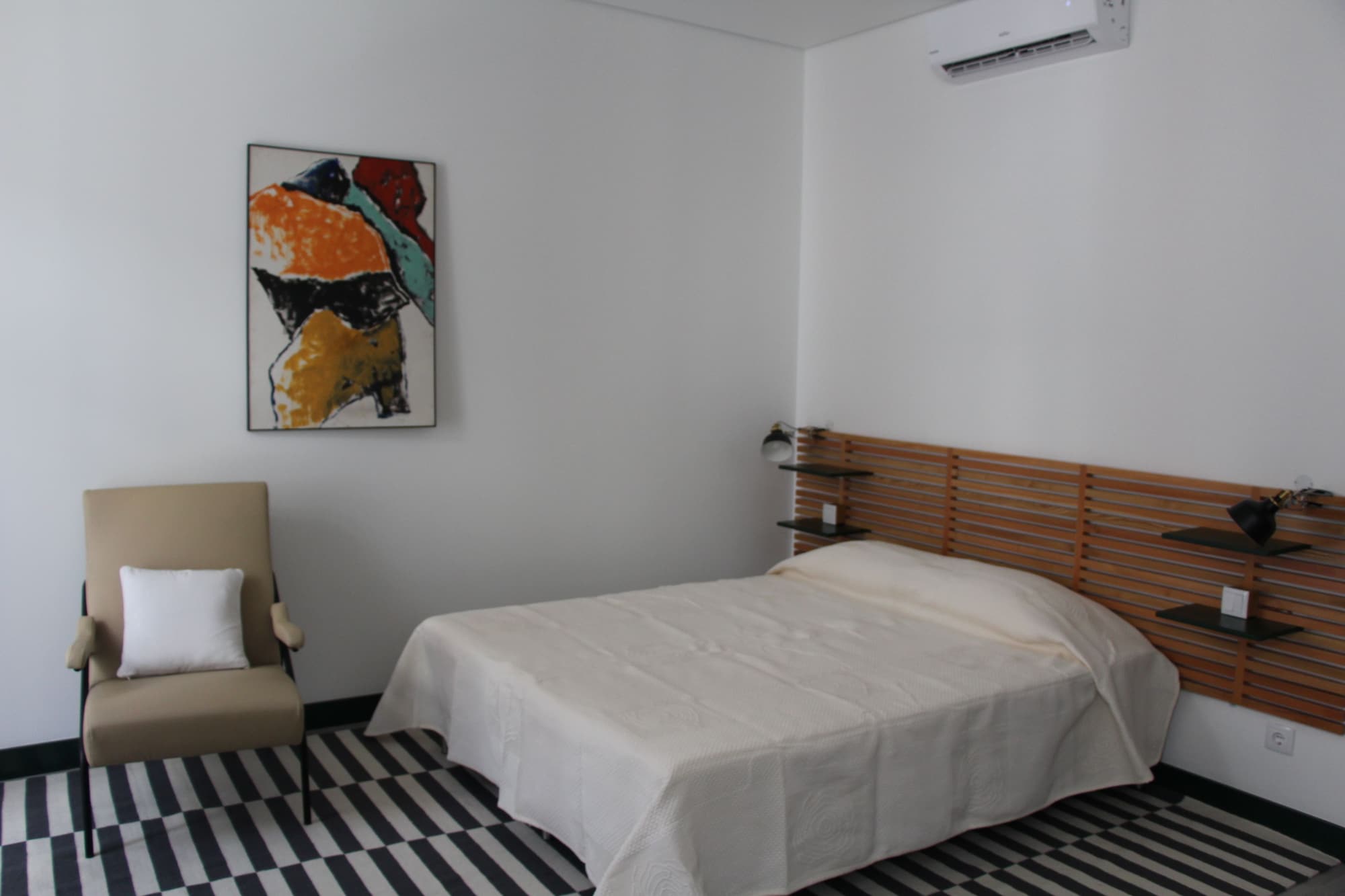 DELUXE, STUDIO
