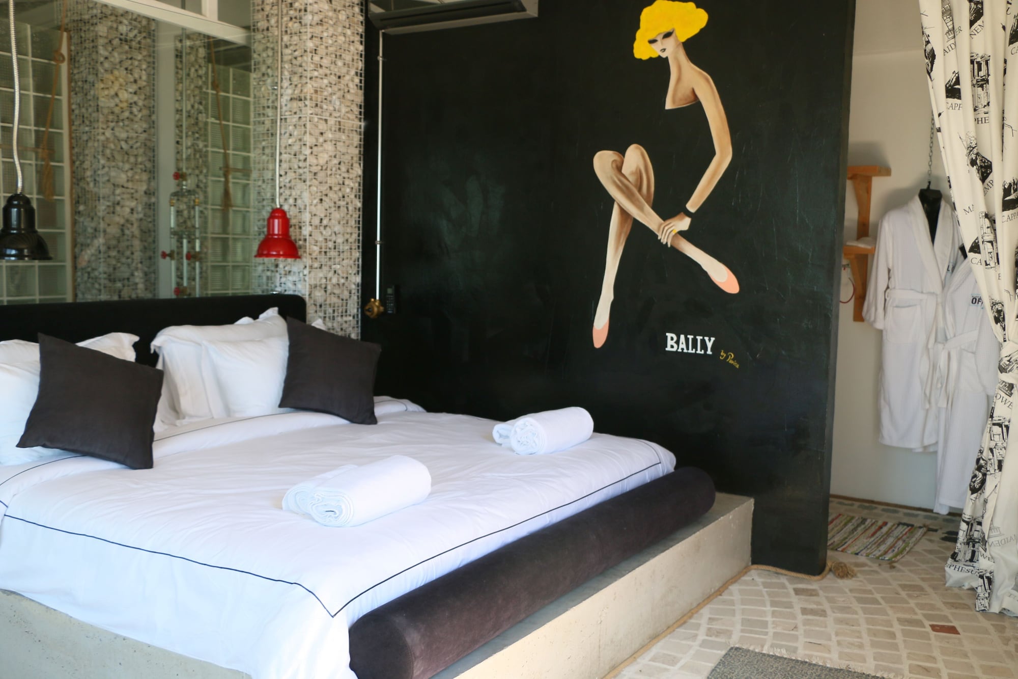 EXCLUSIVE, DOUBLE BED