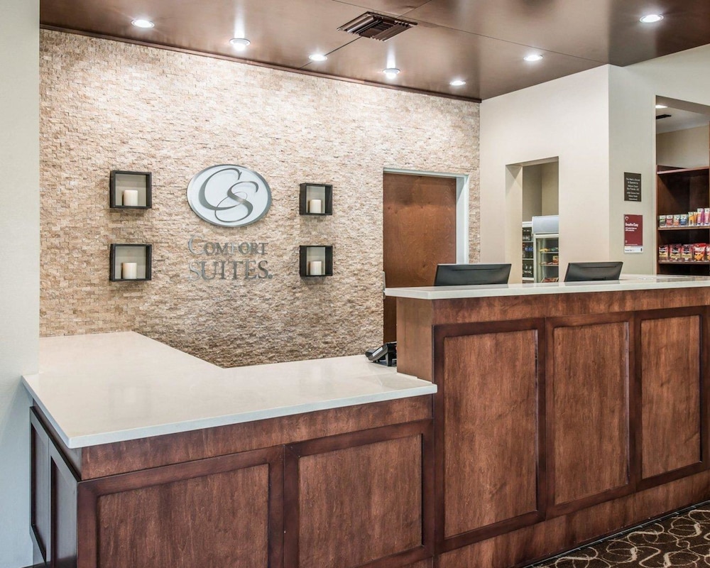 Comfort Suites Dunnellon near Rainbow Springs 10/40
