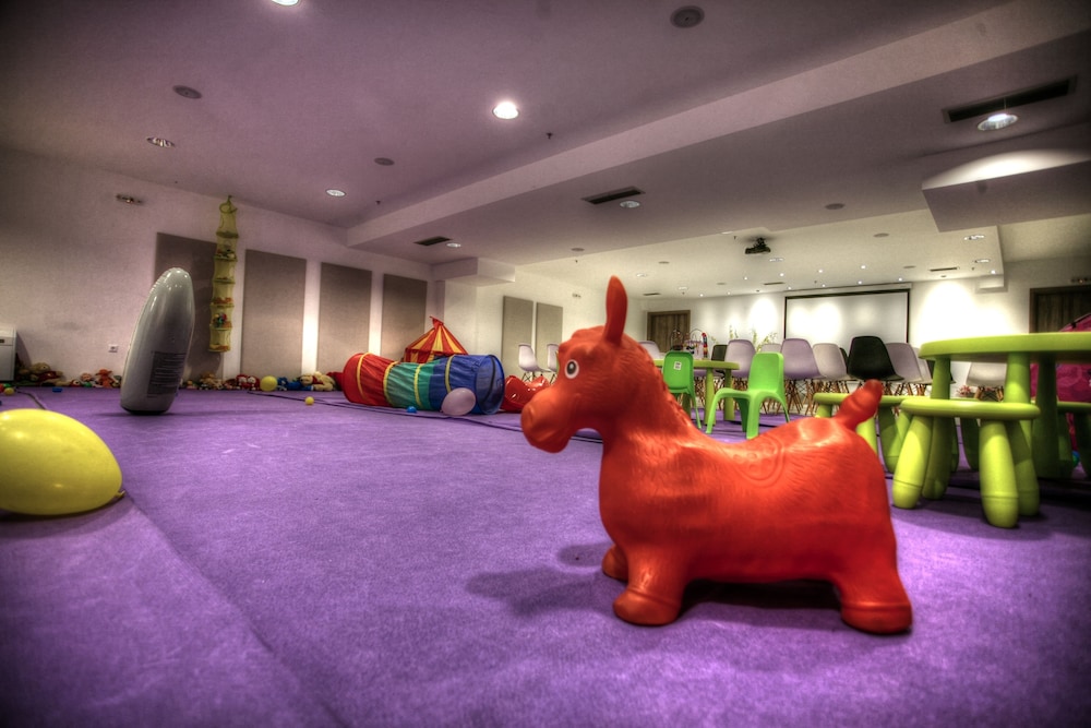 Oniropetra Boutique Hotel 66/75