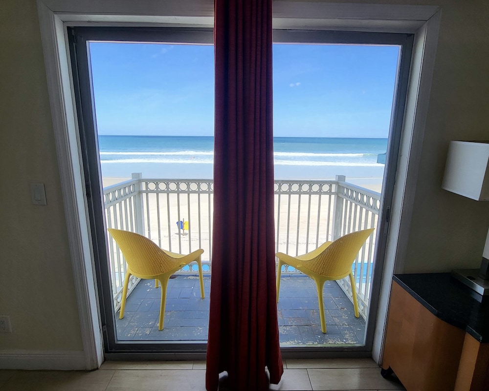 Chateau Mar Beach Resort 33/47