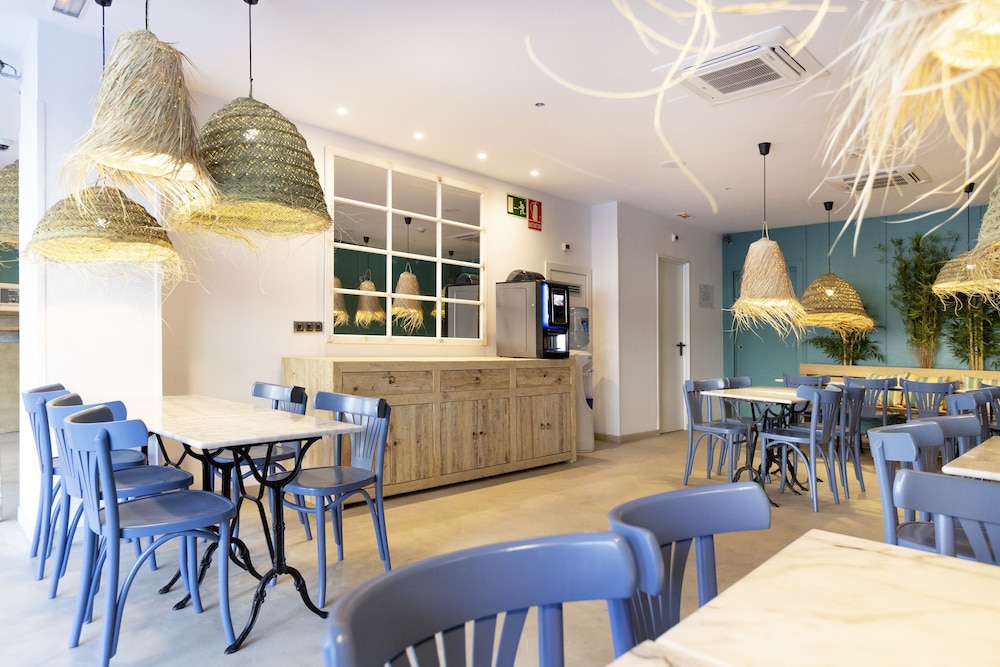 Yomo Hostal BCN Port 30/38