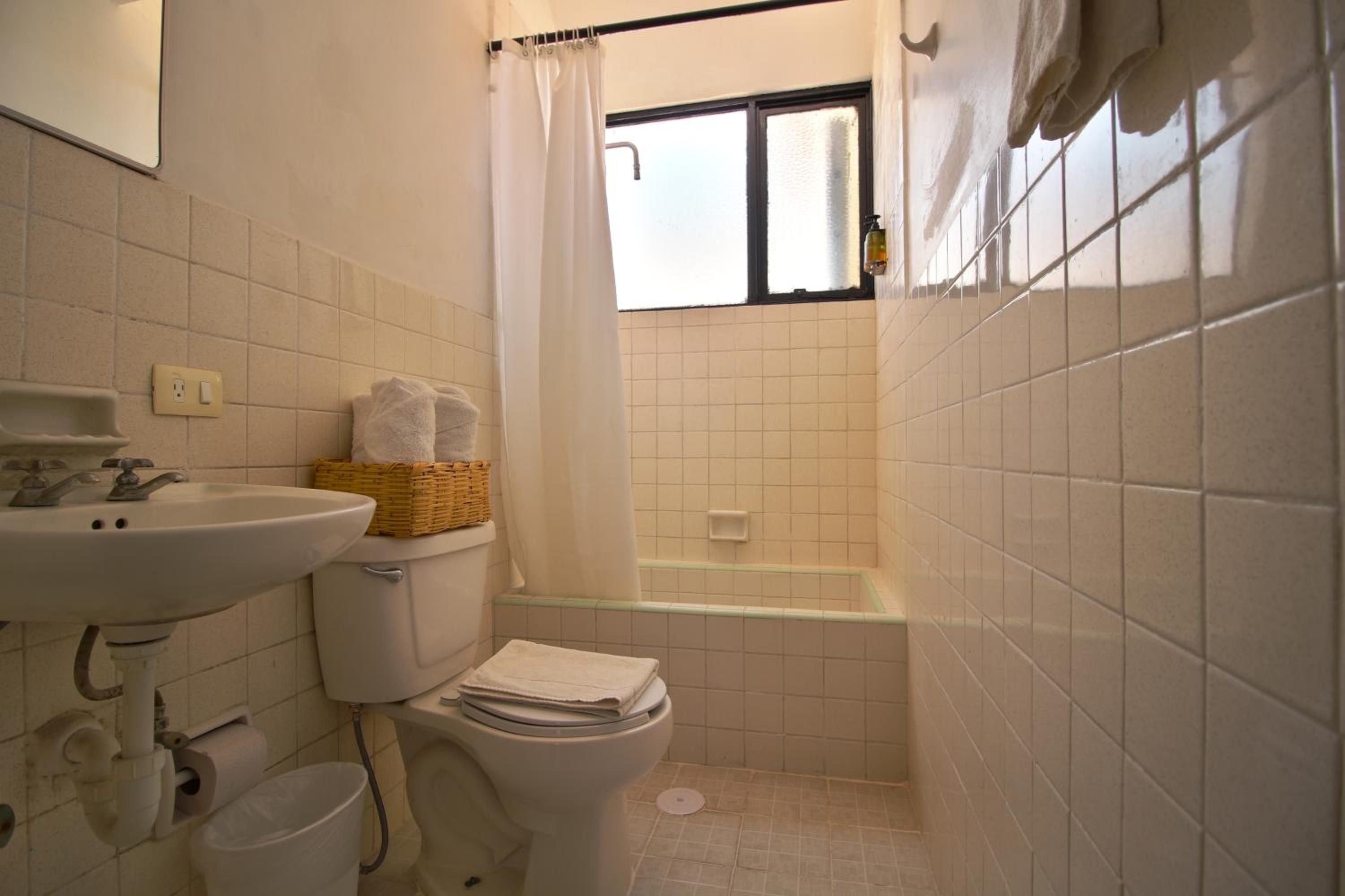 Hostal Punto 79 46/50