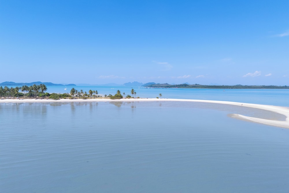 Blue Bay Resort 83/88
