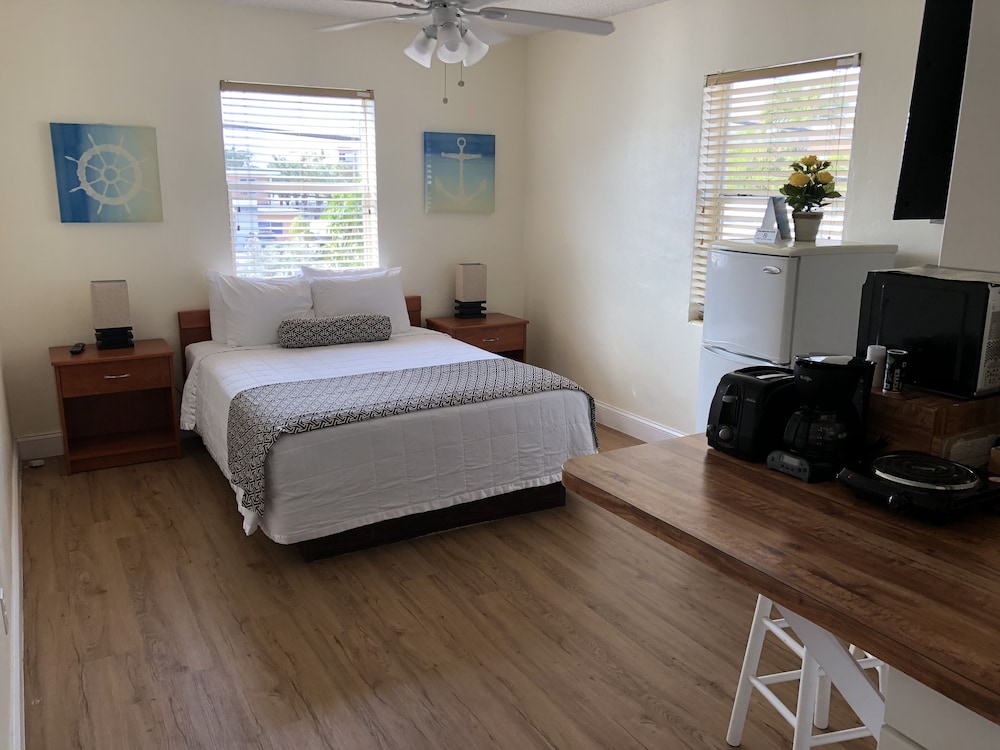 Coral Key Inn 19/71