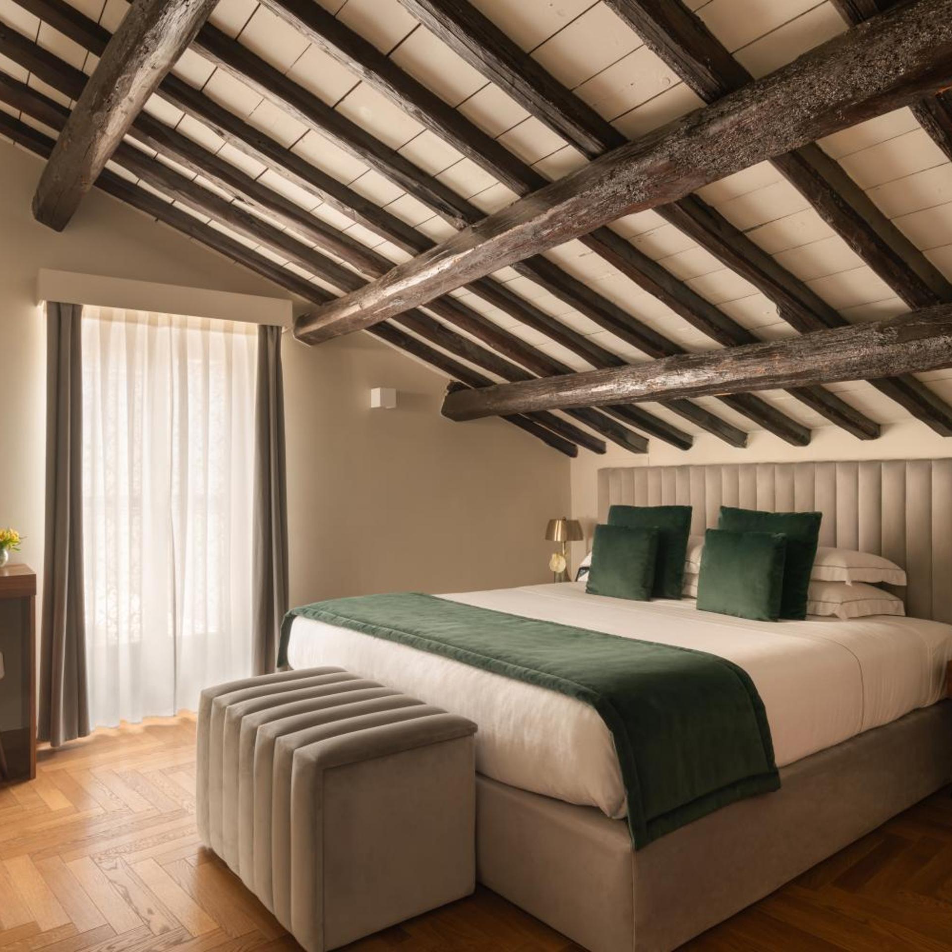 Suite, Panoramic View, Separate Building
