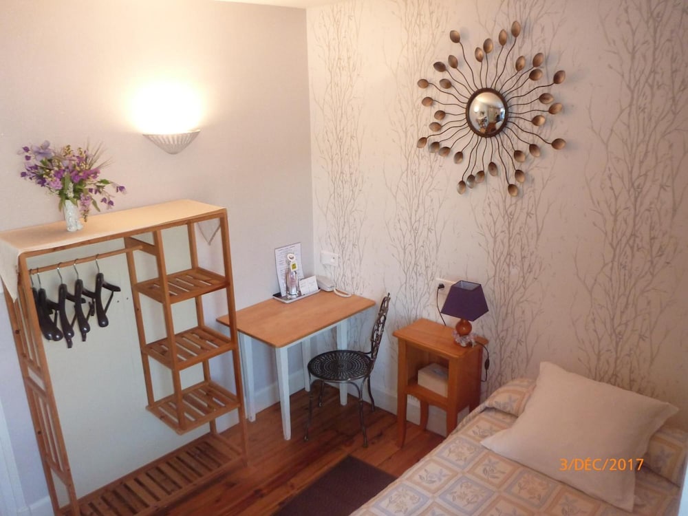 HOTEL LES TILLEULS 23/28