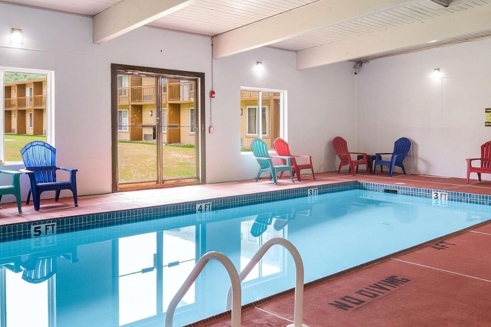 Rodeway Inn And Suites Stroudsburg - Poconos 10/20