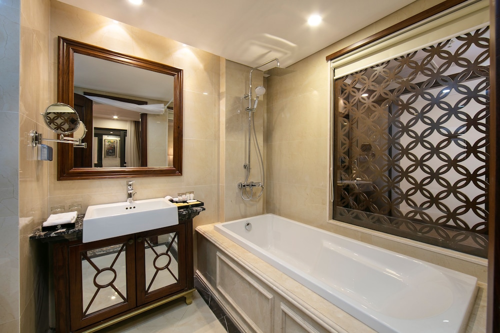 Rex Hanoi Hotel 28/68