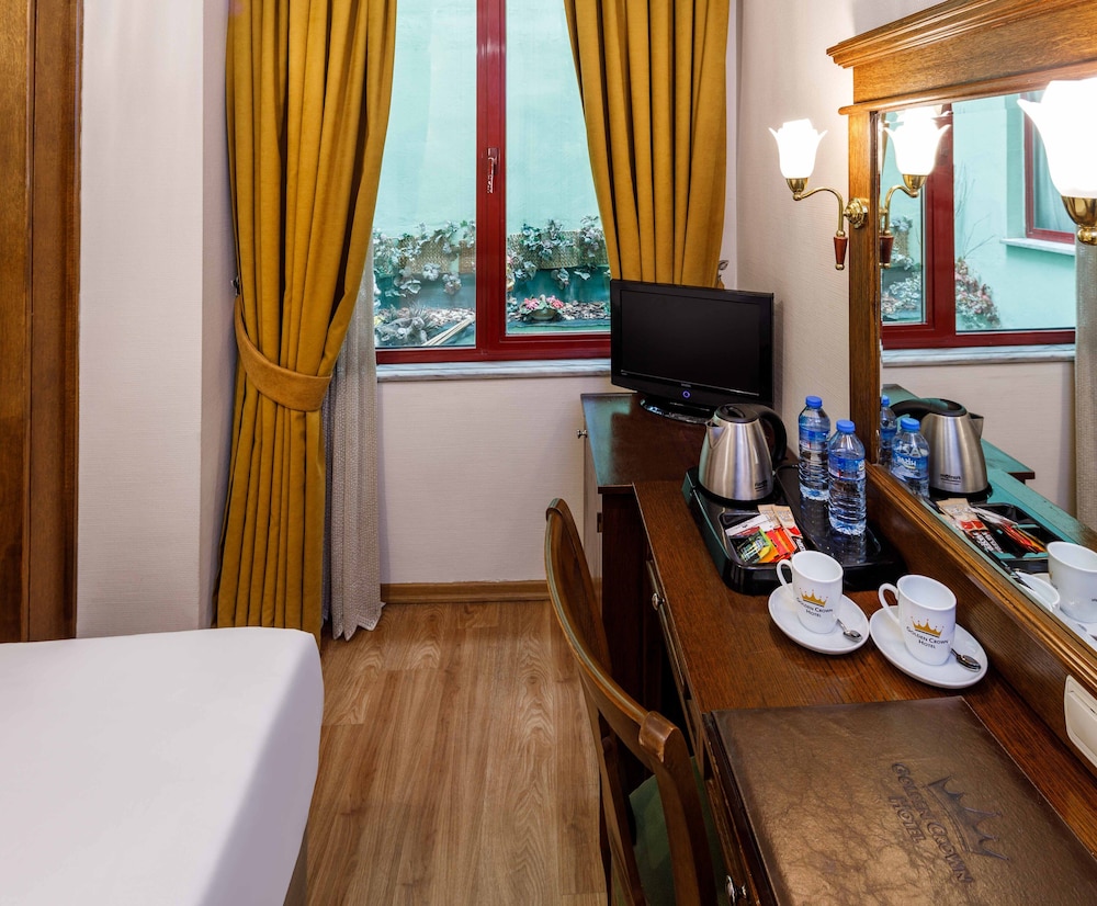 Golden Crown Hotel 42/66
