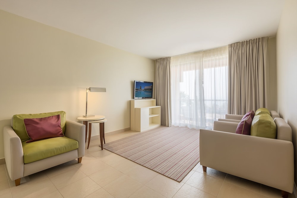 NAU Sao Rafael Suites 28/50