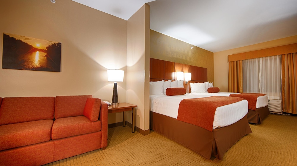Best Western Plus Finger Lakes Inn & Suites 7/32