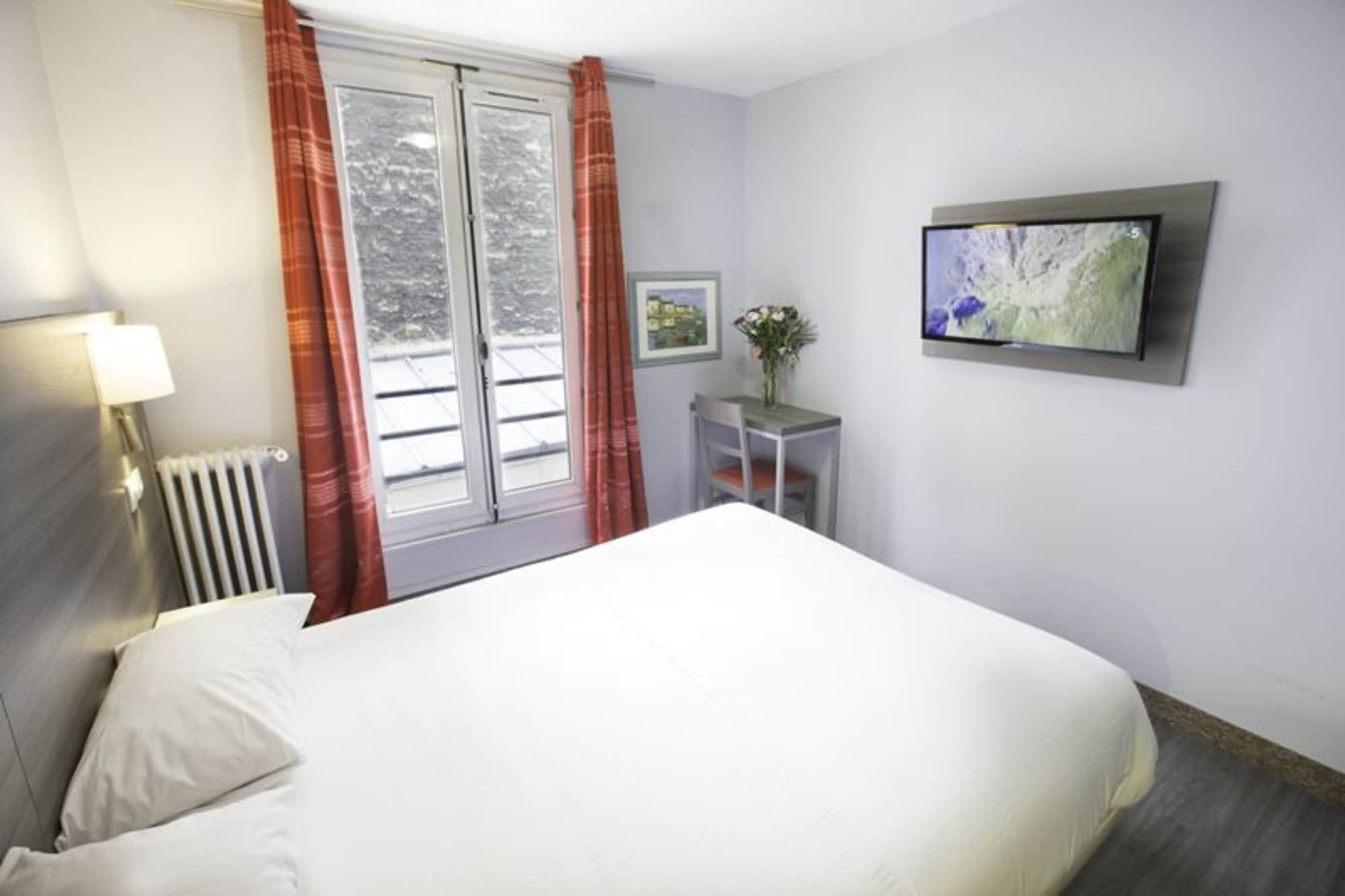 ROOM, TWIN BEDS