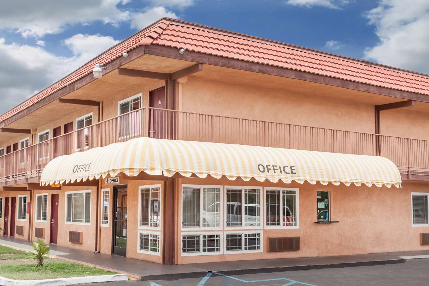 Days Inn by Wyndham Barstow 2/25