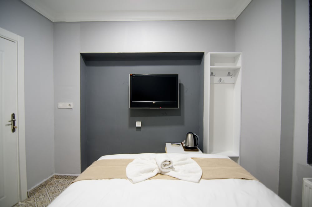 Istanbul Palace Hotel 18/40
